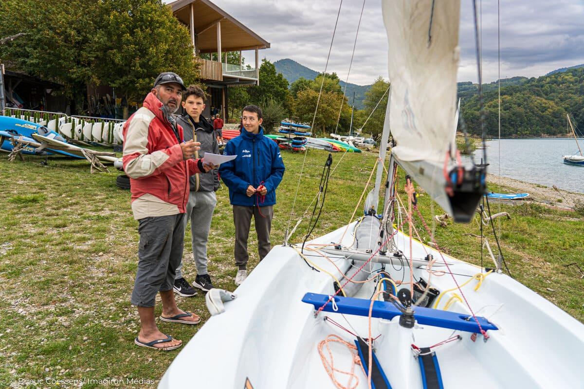 Cours de voile Mayres-Savel